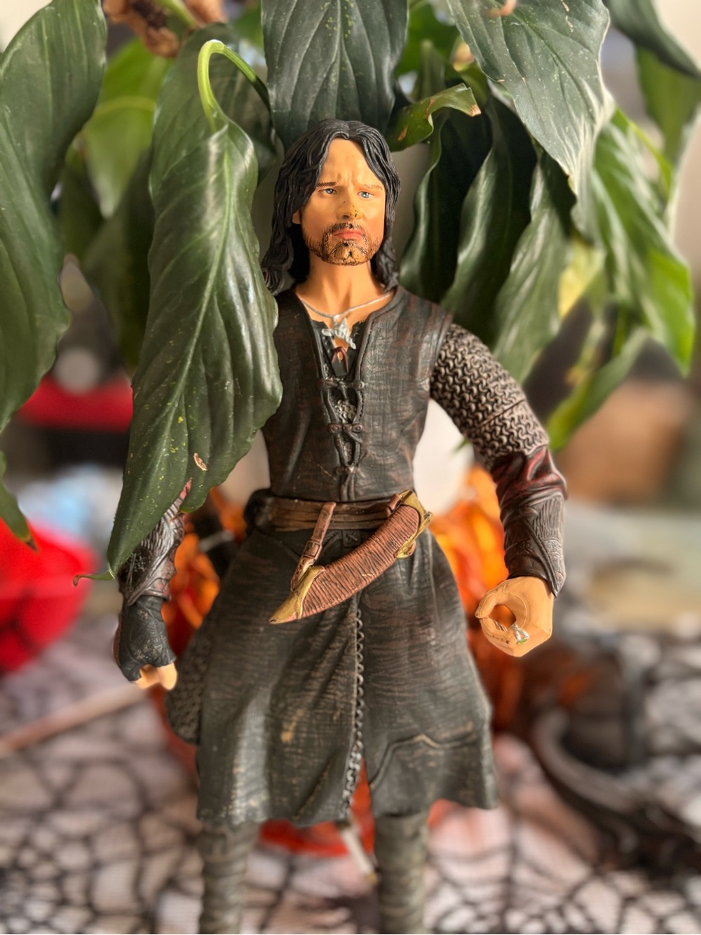 Vintage Toy Biz LOTR Aragorn 11" Deluxe Action Figure No Weapons, Has Holders